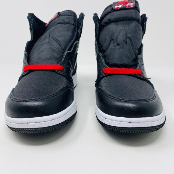 Jordan Women’s 1 Retro High OG - Picture 2 of 6